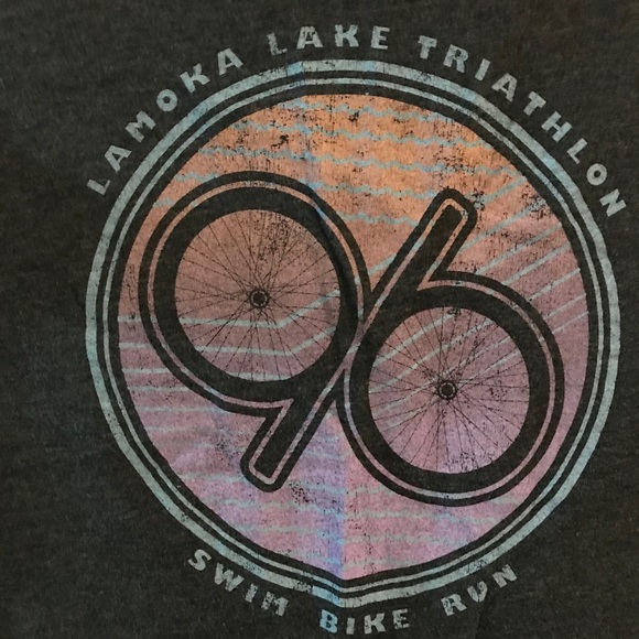 ☀️GRAPHIC TEE - Picture 2 of 3